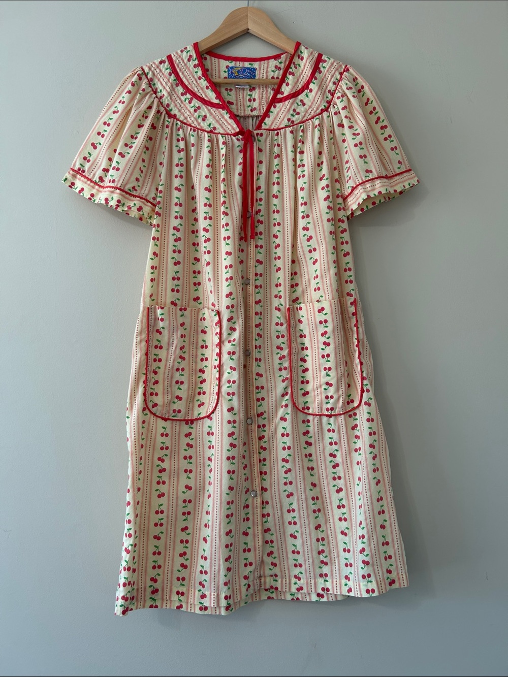 Vintage Moon Dance Grandma Cherry Nightgown Short Sleeve Button Up Size Medium